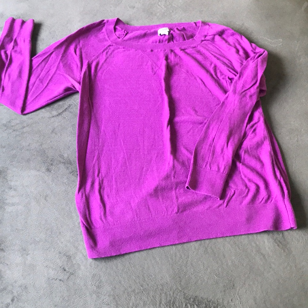 Thin magenta sweater